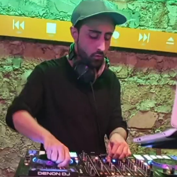 Book a DJ in Saddiqabad (Found +11 DJs) · Cueup DJ Booking