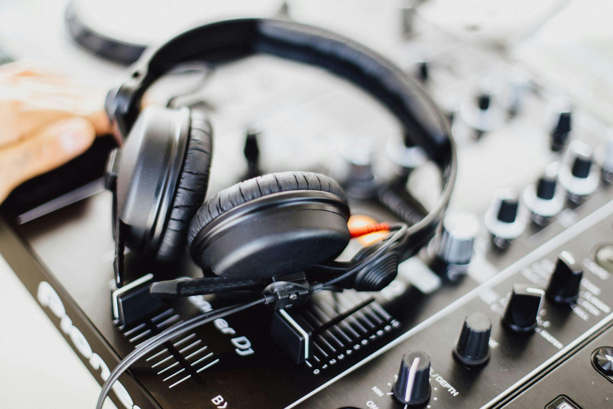 27 Best DJ Headphones 2022