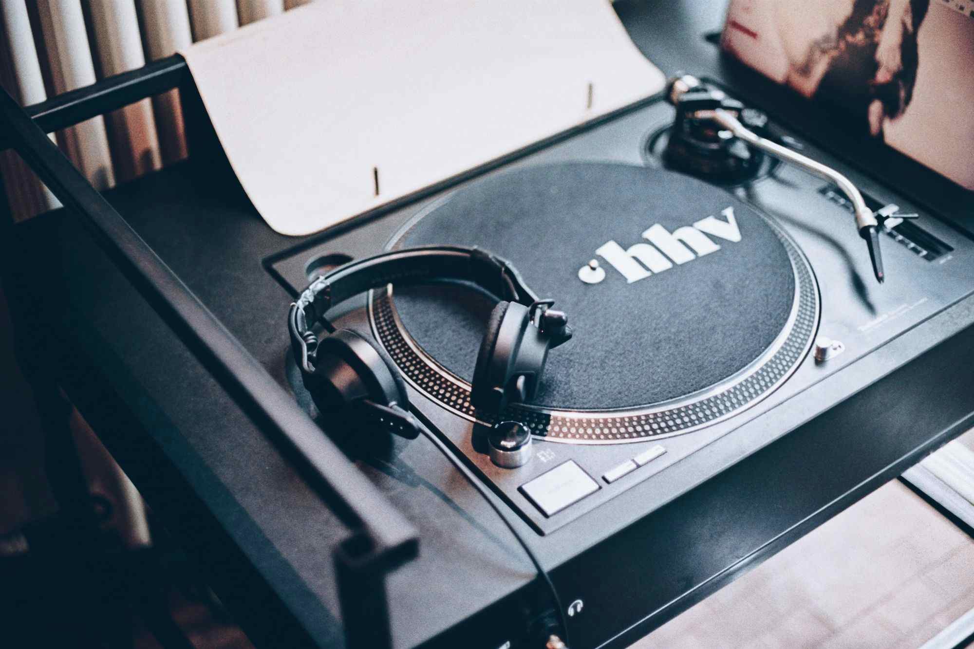 6 Most Durable DJ Headphones (2022)